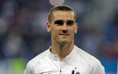 江南体育-克拉马里奇进球后指向天空纪念亲人