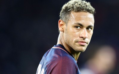 江南体育-内马尔与教练击掌鼓励